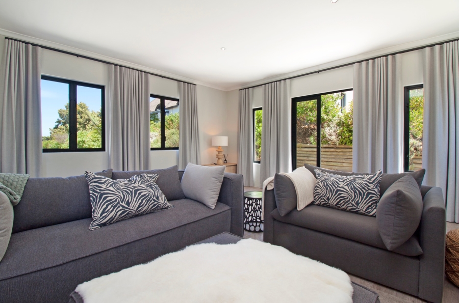 To Let 5 Bedroom Property for Rent in Crofters Valley Western Cape